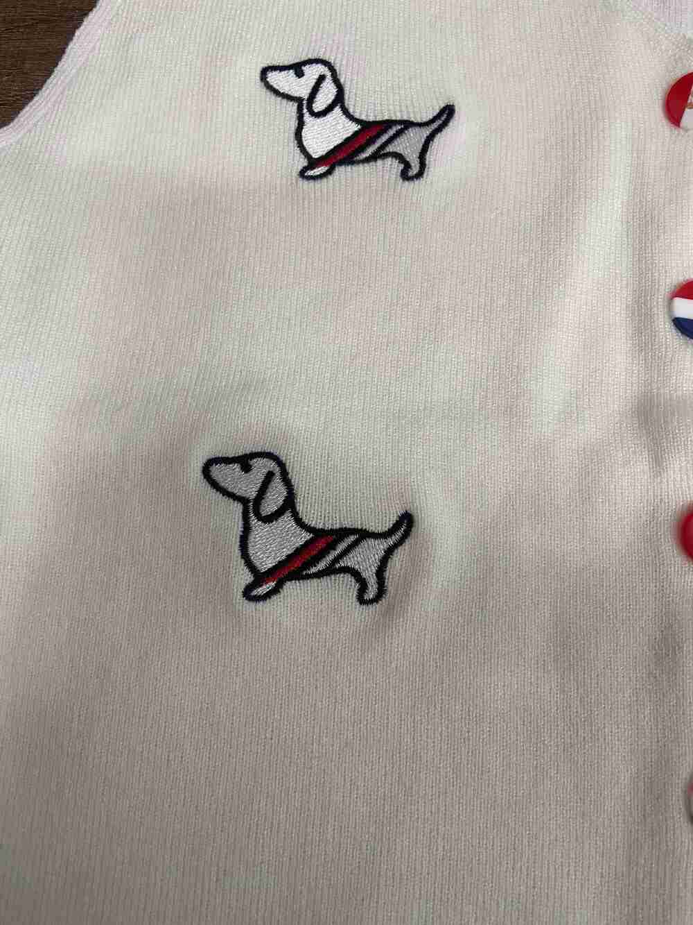 ✨ Thom Browne Cream Dachshund Embroidered Button‑Front Knit Vest - Picture 3 of 5